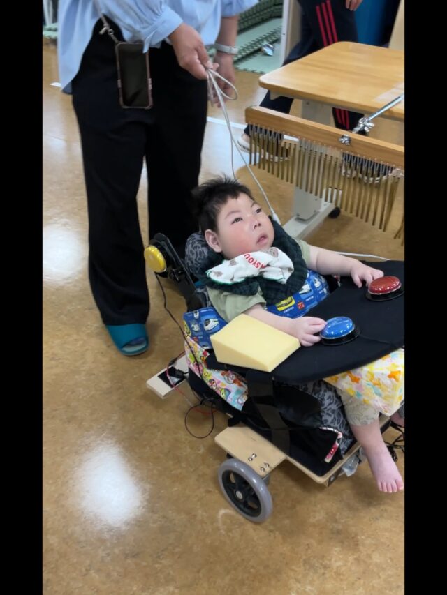 #早産児　#低出生体重児　#障がい児　#障害児　#重症心身障害　#重症心身障がい　#重症心身障害児　#重症心身障がい児　#医療的ケア　#医療的ケア児　#肢体不自由　#肢体不自由児　#脳性麻痺　#脳性まひ　#脳性麻痺児　#脳性まひ児　#筋ジストロフィー　#脊髄性筋萎縮症　#遺伝性疾患　#遺伝子疾患　#発達障害　#発達障がい　#ベビーロコ　#babyloco #電動移動　#電動車椅子　#理学療法士　#作業療法士　#リハビリテーション　#リハビリ