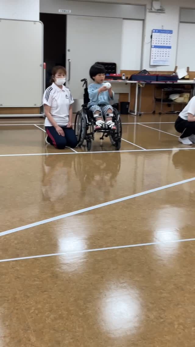 .
5月24日　ボッチャ大会　第1グループ
初めてのボッチャだったけど、みんな楽しそうに取り組んでもらえてよかったです！
.
#負けられない戦いがそこにはある#みんなちがってみんないい
#ぼっちゃってたのしい 
#切磋琢磨　#その先を目指して  #初志貫徹　#一投入魂　#ボッチャってたのしい#ボッチャクラブの司令塔　　#立位の貴公子　#アプローチの勝負師(やるときやる男)#ボッチャ会の新星　#ボッチャ　#アプローチ　#ヒット　#プッシュ　#スポーツ　#勝負　#試合　#ゲーム　#四天王寺和らぎ苑　#リハビリ　#リハ　#リハビリテーション　#PT #理学療法士　#OT #作業療法士　 #大阪府　#富田林市