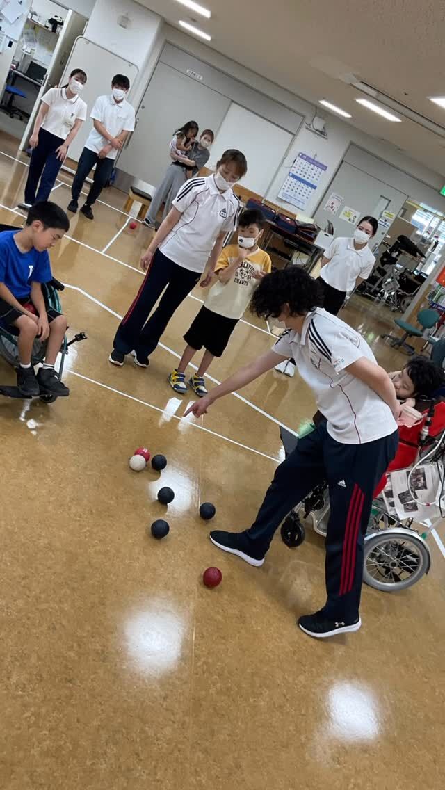 .
前半組も後半組も最後に試合をしました！
ナイスプレーが続出でとてもいい試合でした！！

#負けられない戦いがそこにはある#みんなちがってみんないい
#ぼっちゃってたのしい 
#切磋琢磨　#その先を目指して  #初志貫徹　#一投入魂　#ボッチャってたのしい#ボッチャクラブの司令塔　　#立位の貴公子　#アプローチの勝負師(やるときやる男)#ボッチャ会の新星　#ボッチャ　#アプローチ　#ヒット　#プッシュ　#スポーツ　#勝負　#試合　#ゲーム　#四天王寺和らぎ苑　#リハビリ　#リハ　#リハビリテーション　#PT #理学療法士　#OT #作業療法士　 #大阪府　#富田林市