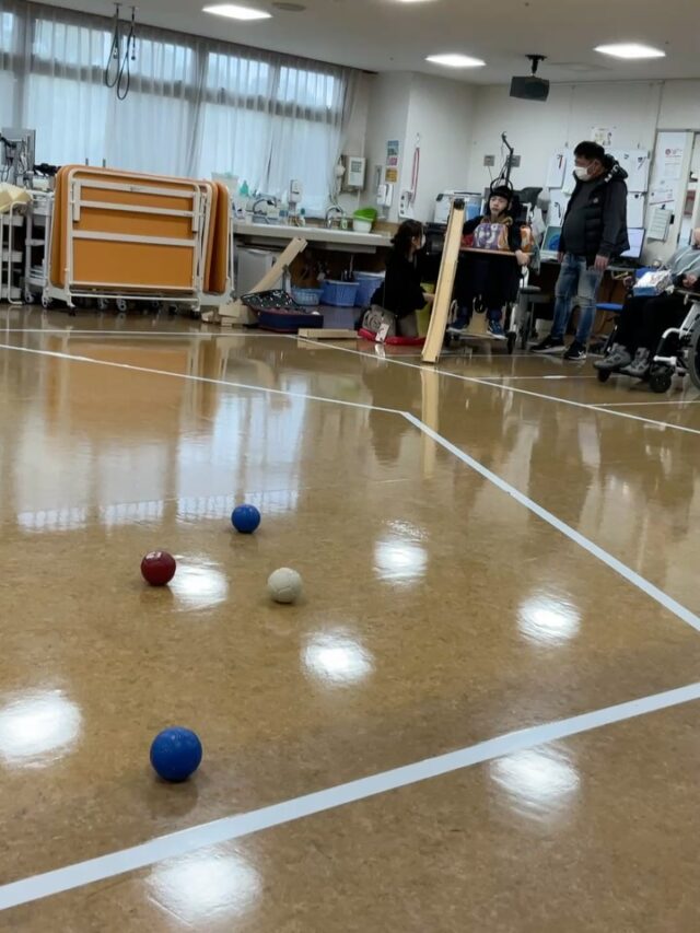 .
2026.01.24
新年一発目のボッチャクラブは
大会に向けての練習をみっちりしました！

#四天王寺やわらぎ苑 
#リハビリ 
#ボッチャ 
#ボッチャクラブ 
#ボッチャってたのしい