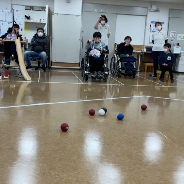 .
2026.01.24
新年一発目のボッチャクラブは
大会に向けての練習をみっちりしました！

#四天王寺やわらぎ苑 
#リハビリ 
#ボッチャ 
#ボッチャクラブ 
#ボッチャってたのしい