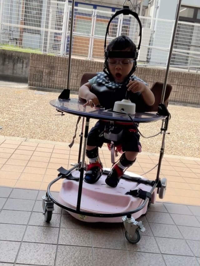 #早産児　#低出生体重児　#障がい児　#障害児　#重症心身障害　重症心身障がい　重症心身障害児　重症心身障がい児　医療的ケア　医療的ケア児　肢体不自由　肢体不自由児　脳性麻痺　脳性まひ　脳性麻痺児　脳性まひ児　筋ジストロフィー　脊髄性筋萎縮症　遺伝性疾患　遺伝子疾患　発達障害　発達障がい　ベビーロコ　babyloco 電動移動　電動車椅子　理学療法士　作業療法士　リハビリテーション　リハビリ