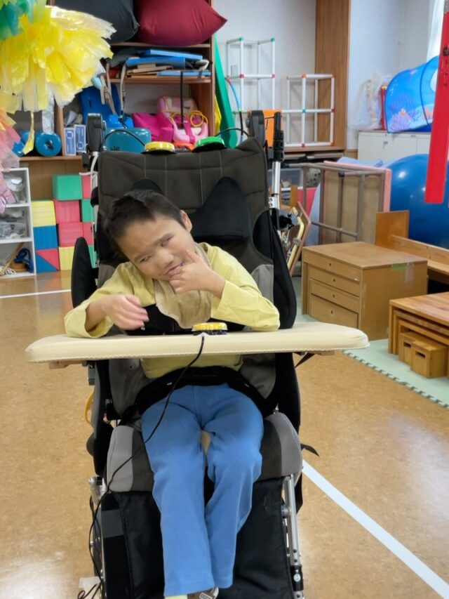 #早産児　#低出生体重児　#障がい児　#障害児　#重症心身障害　重症心身障がい　重症心身障害児　重症心身障がい児　医療的ケア　医療的ケア児　肢体不自由　肢体不自由児　脳性麻痺　脳性まひ　脳性麻痺児　脳性まひ児　筋ジストロフィー　脊髄性筋萎縮症　遺伝性疾患　遺伝子疾患　発達障害　発達障がい　ベビーロコ　babyloco 電動移動　電動車椅子　理学療法士　作業療法士　リハビリテーション　リハビリ
