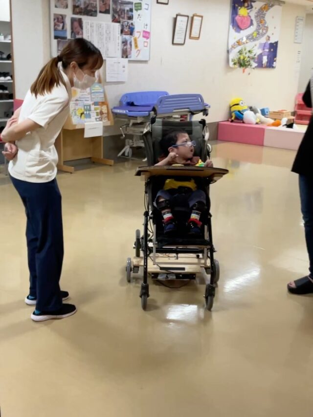 #早産児　#低出生体重児　#障がい児　#障害児　#重症心身障害　重症心身障がい　重症心身障害児　重症心身障がい児　医療的ケア　医療的ケア児　肢体不自由　肢体不自由児　脳性麻痺　脳性まひ　脳性麻痺児　脳性まひ児　筋ジストロフィー　脊髄性筋萎縮症　遺伝性疾患　遺伝子疾患　発達障害　発達障がい　ベビーロコ　babyloco 電動移動　電動車椅子　理学療法士　作業療法士　リハビリテーション　リハビリ