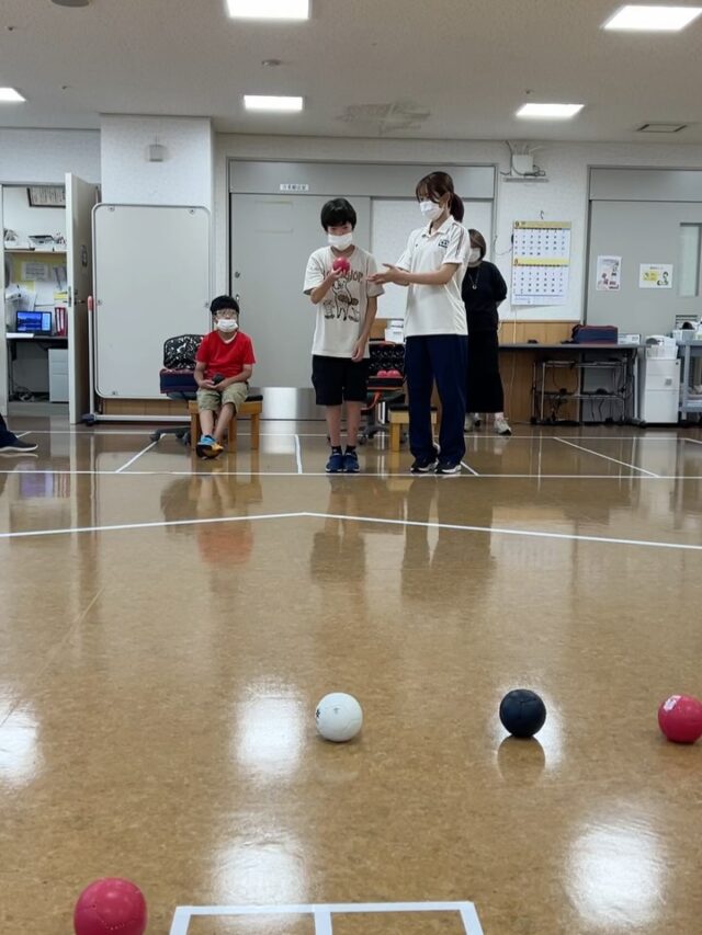 .
2026.08.22 ボッチャクラブ

#負けられない戦いがそこにはある #みんなちがってみんないい
#切磋琢磨　#一投入魂　#ボッチャってたのしい ボッチャ　アプローチ　ヒット　プッシュ　スポーツ　勝負　試合　ゲーム　四天王寺和らぎ苑　リハビリ　リハ　リハビリテーション　PT 理学療法士　OT 作業療法士　 大阪府　富田林市